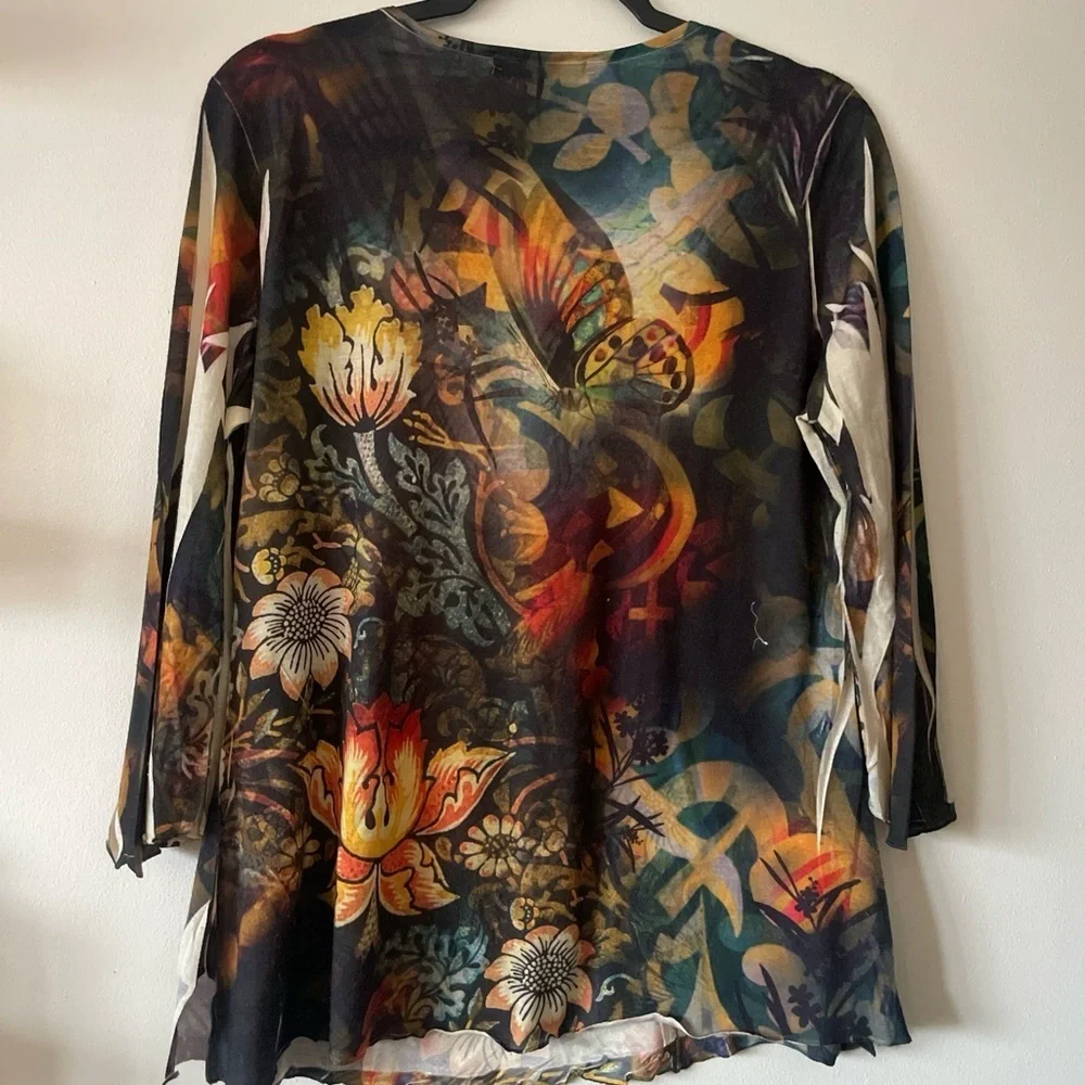 B.L.E.U.|Bohemian Floral Jeweled V-Neck Top|Medium|EUC - Picture 6 of 8